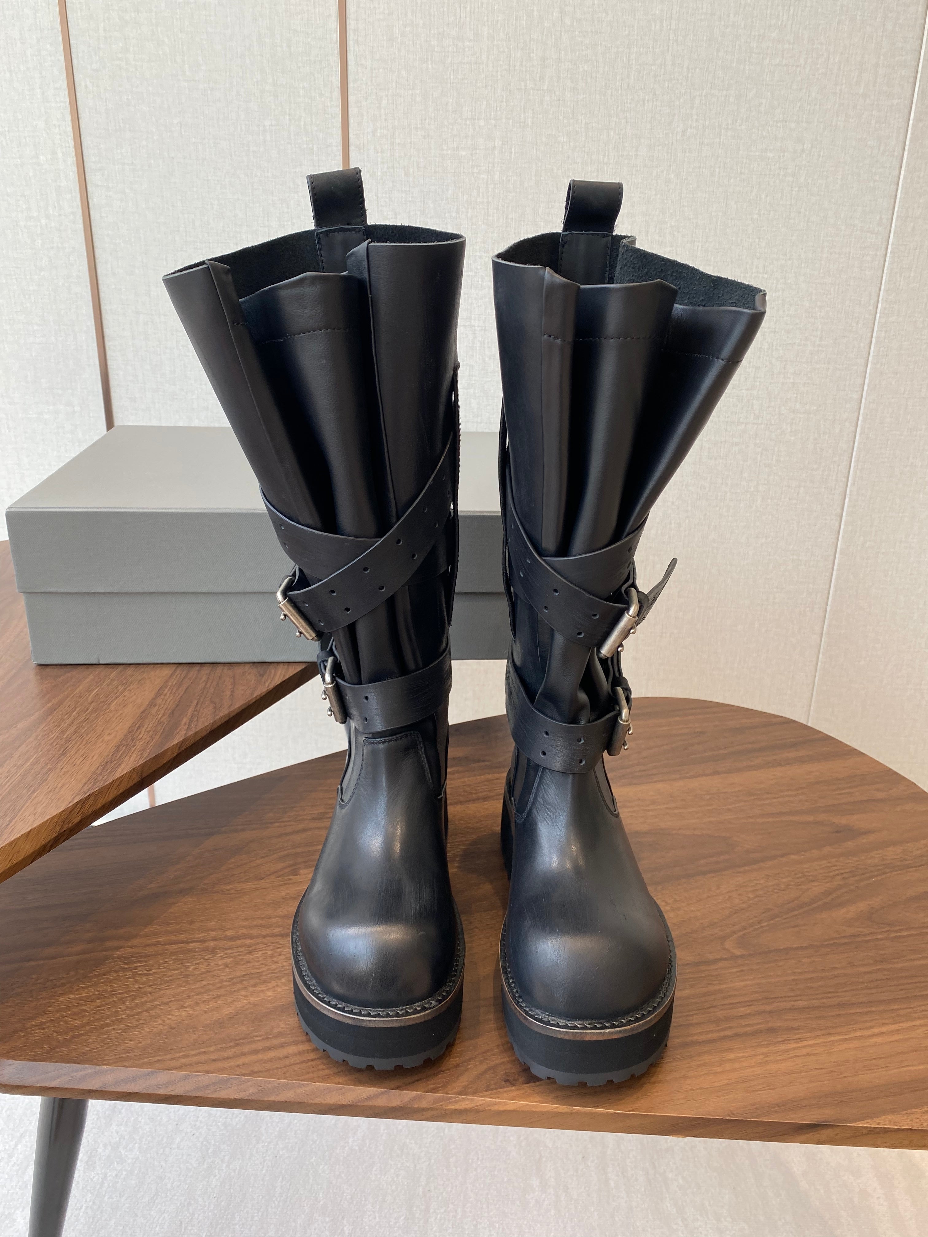 BALEN HIGH BUCKLE BOOTS IN BLACK CALFSKIN