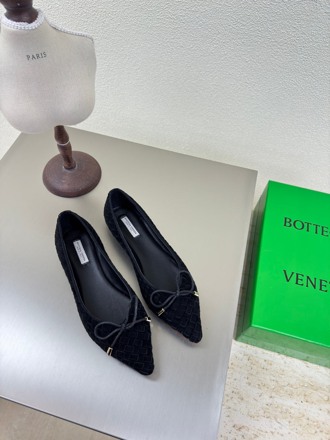 BOTTEGA VENETA BALLET FLAT IN BLACK INTRECCIATO SUEDE WITH BOW