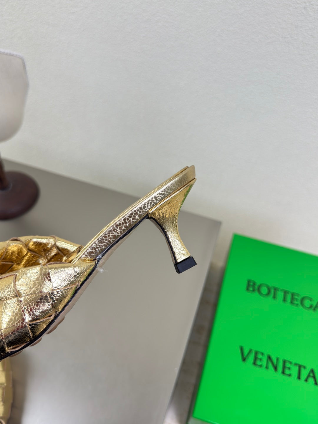 BOTTEGA VENETA BLINK HIGH 5 CM MULE IN GOLD INTRECCIATO LEATHER