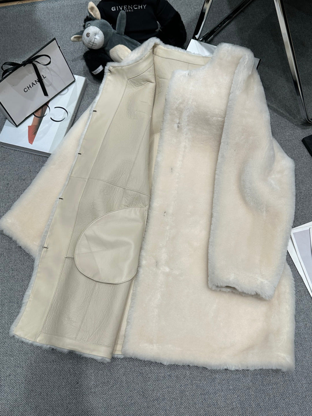 CHANEL 25S SHEEP FUR COAT 506