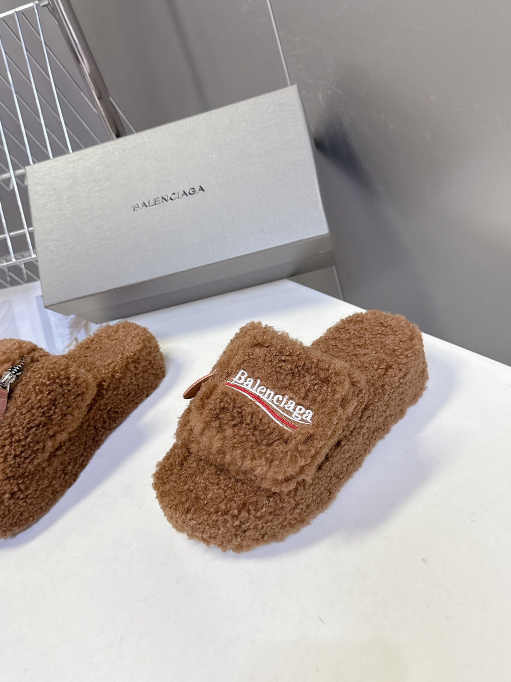 BALENCIAGA 25S SLIPPERS IN BROWN FAUX SHEARLING