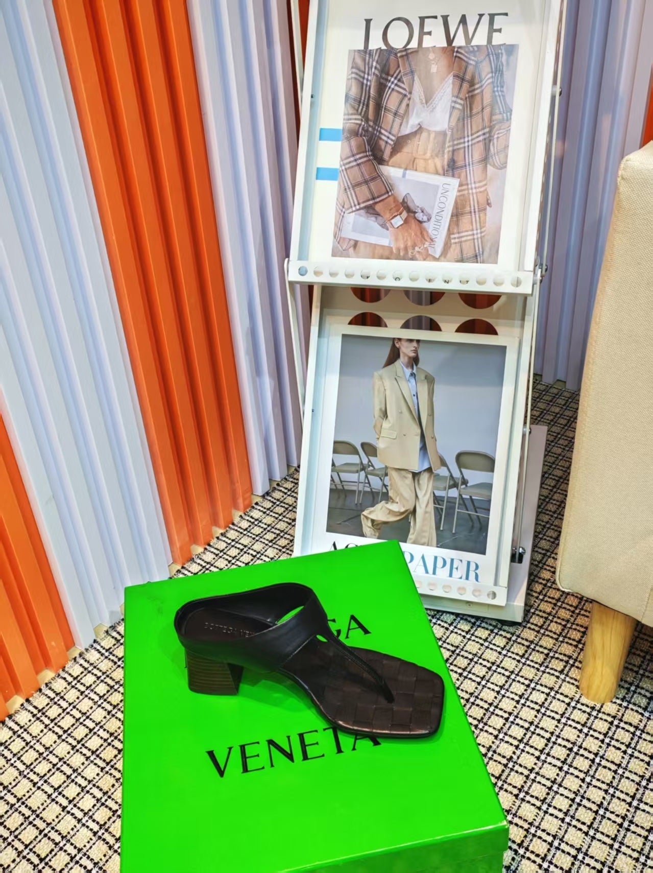 BOTTEGA VENETA MARELLA THONG IN BLACK CALFSKIN WITH SIGNATURE INTRECCIATO INSOLE