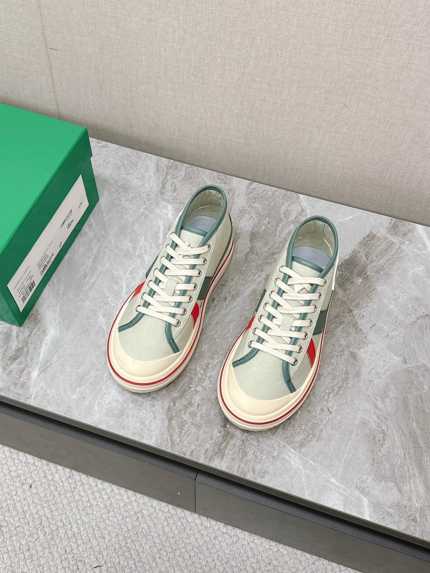 BOTTEGA VENETA ELIOT SNEAKER IN GREEN PASTEL CANVAS AND CALFSKIN