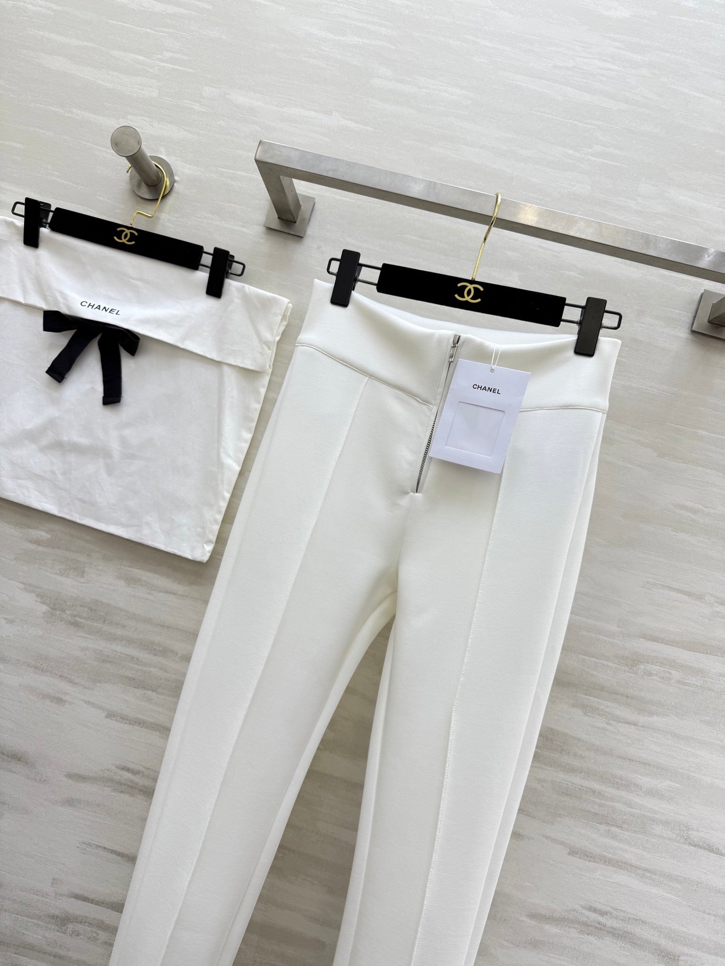CHANEL 26S SLIM-FIT SWEATPANTS 745