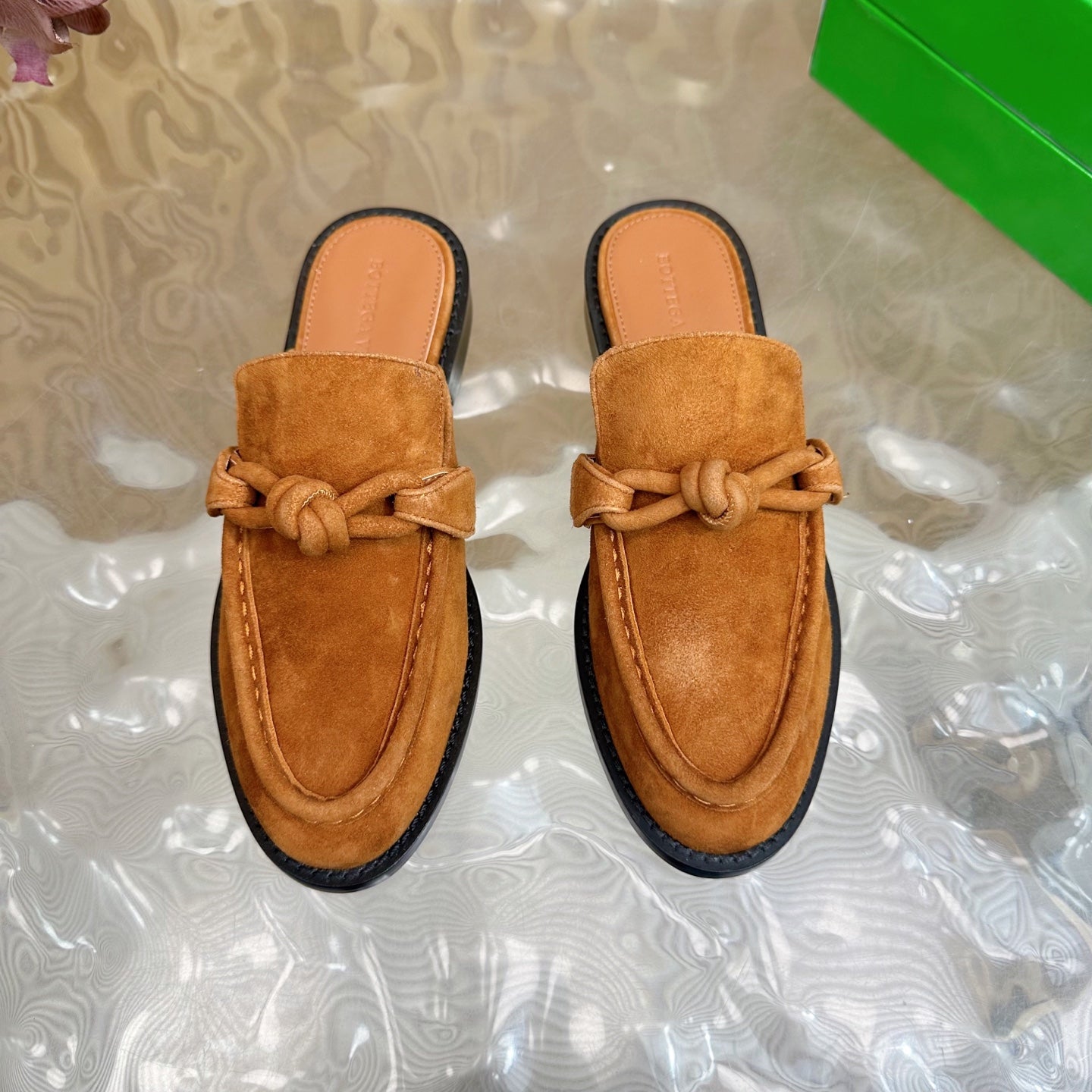 BOTTEGA VENETA OPEN-BACK LOAFER REALISED IN CINNAMON BROWN SUEDE