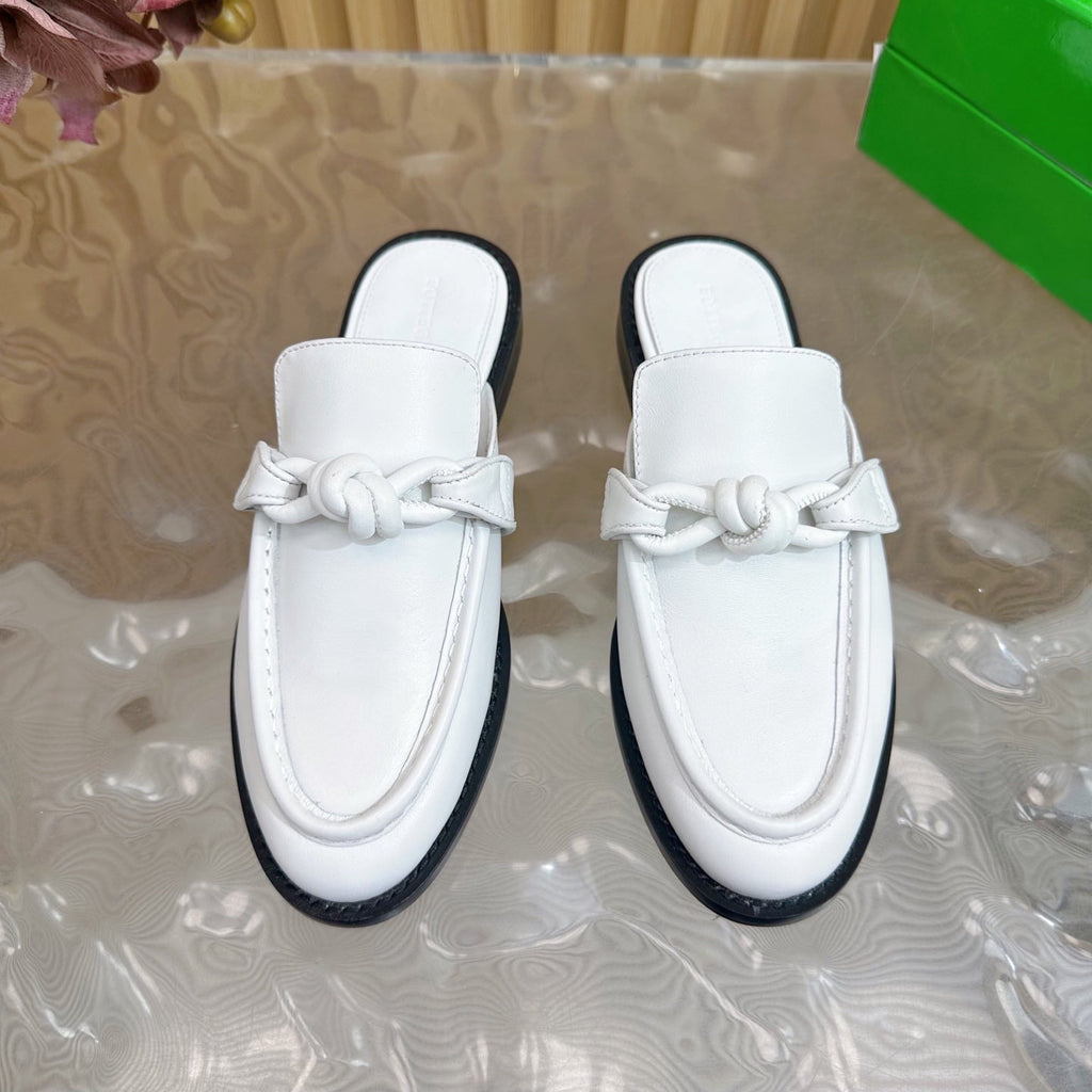 BOTTEGA VENETA OPEN-BACK LOAFER REALISED IN WHITE SOLF CALFSKIN