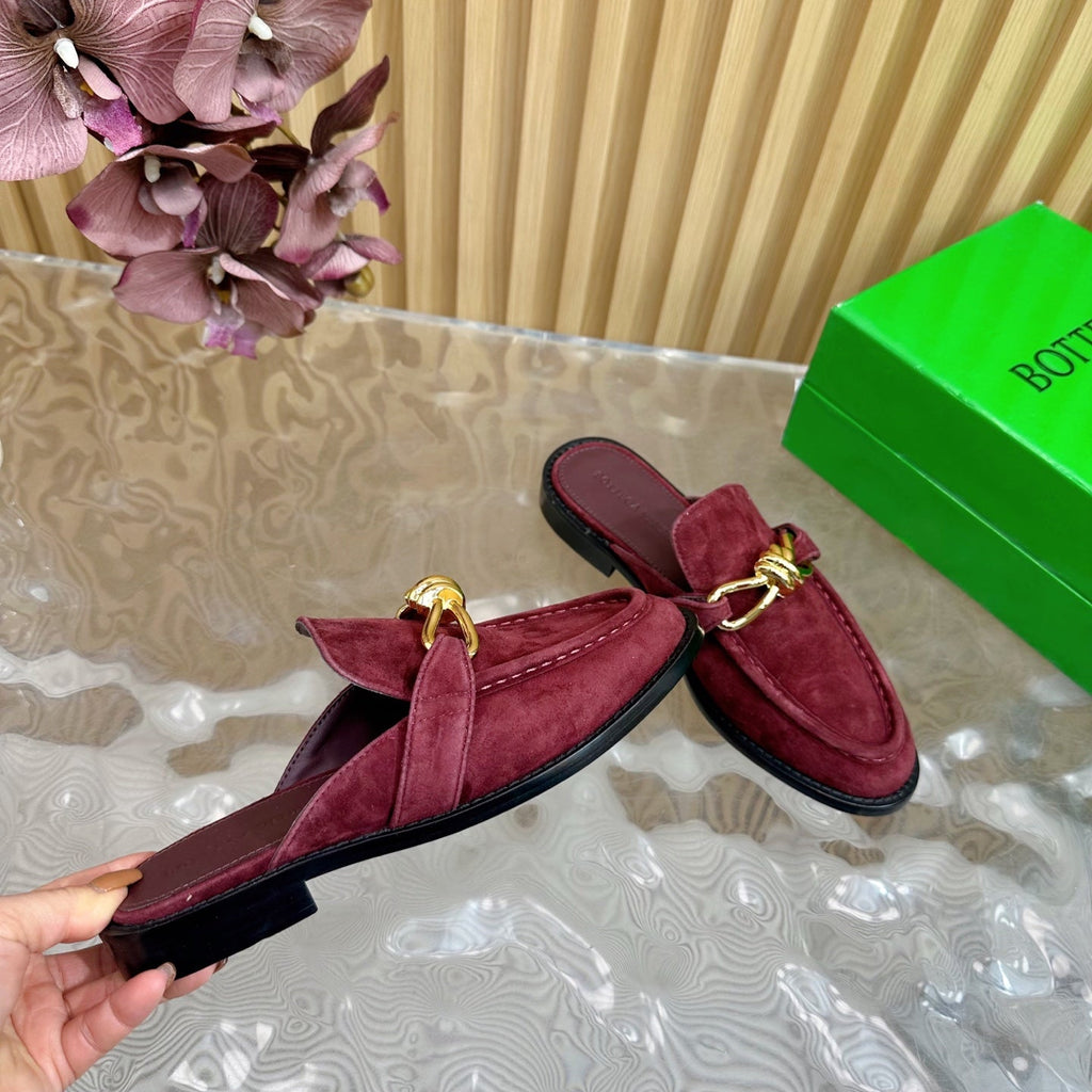 BOTTEGA VENETA OPEN-BACK LOAFER REALISED IN GARNET RED SUEDE WITH SIGNATURE METALLIC KNOT DETAIL
