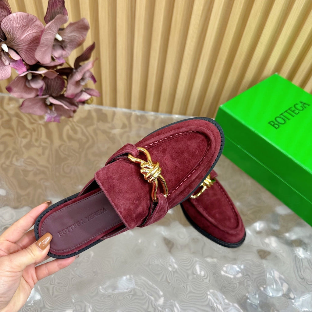 BOTTEGA VENETA OPEN-BACK LOAFER REALISED IN GARNET RED SUEDE WITH SIGNATURE METALLIC KNOT DETAIL