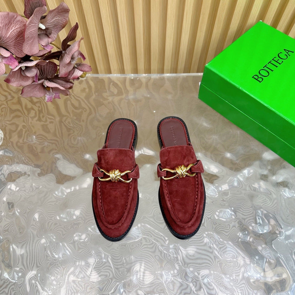 BOTTEGA VENETA OPEN-BACK LOAFER REALISED IN GARNET RED SUEDE WITH SIGNATURE METALLIC KNOT DETAIL