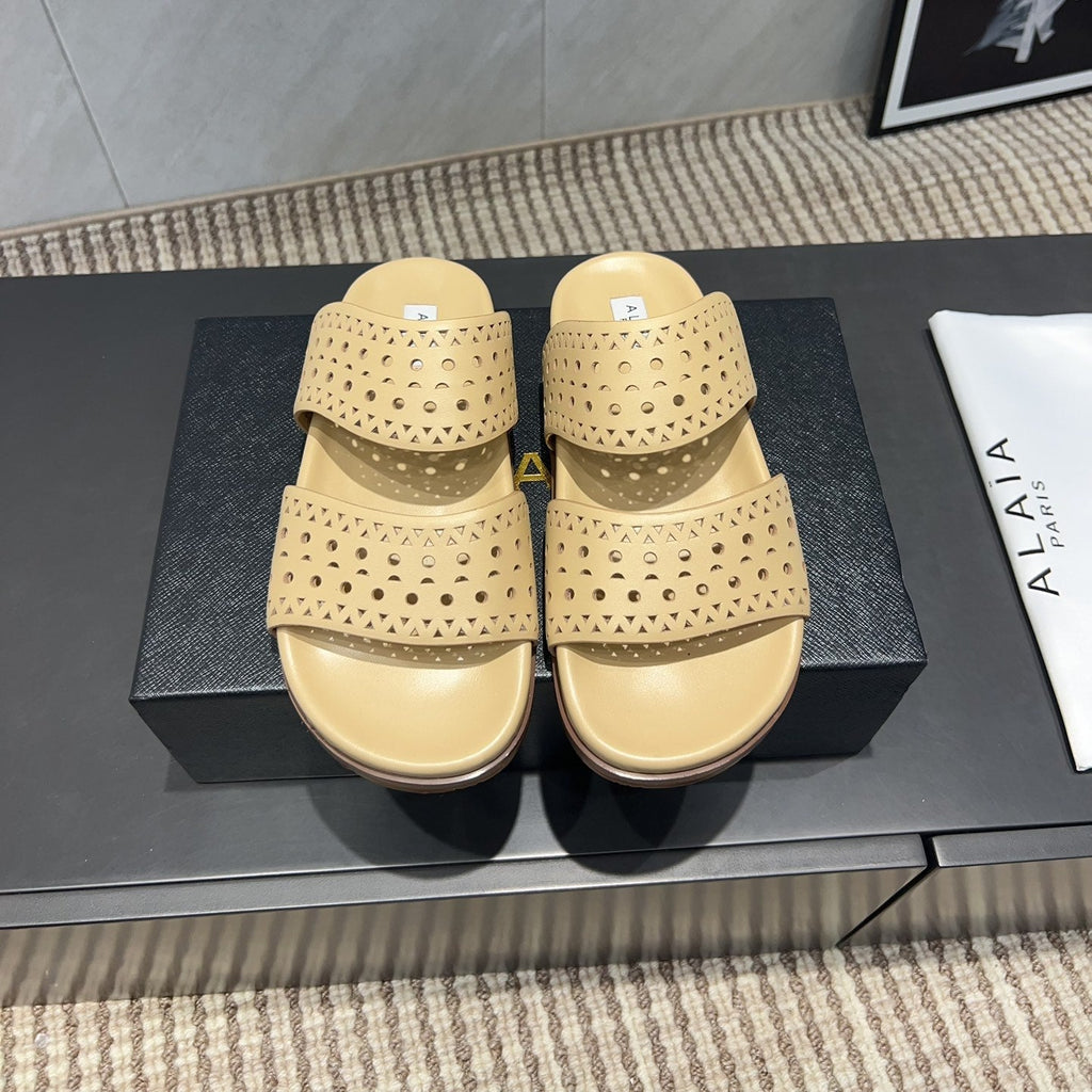 ALAIA CHUNKY TWO-STRAP SLIDES 25S IN BEIGE CALFSKIN
