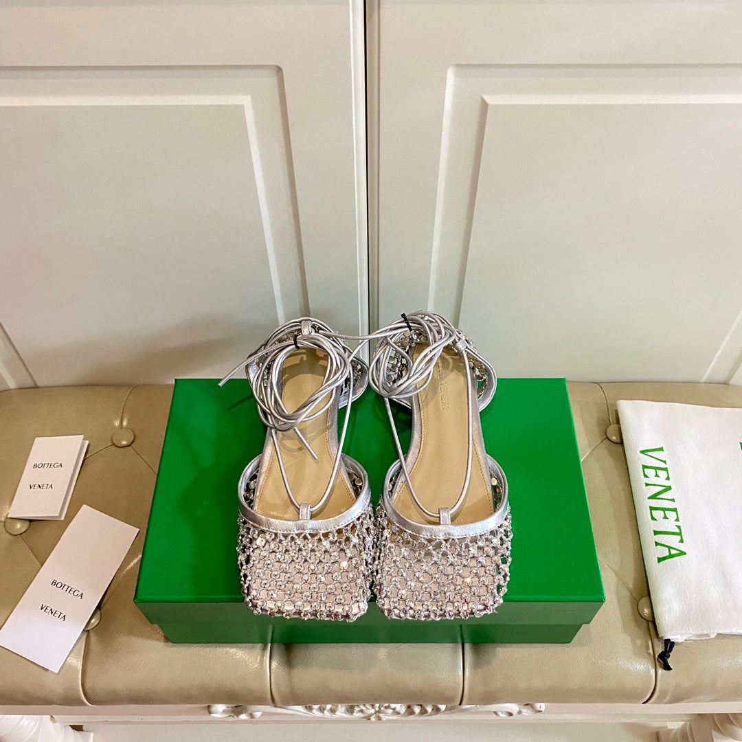 BOTTEGA VENETA LACE-UP FLAT SANDAL IN SILVER METALLIZED MESH AND LEATHER WITH RHINSTONES