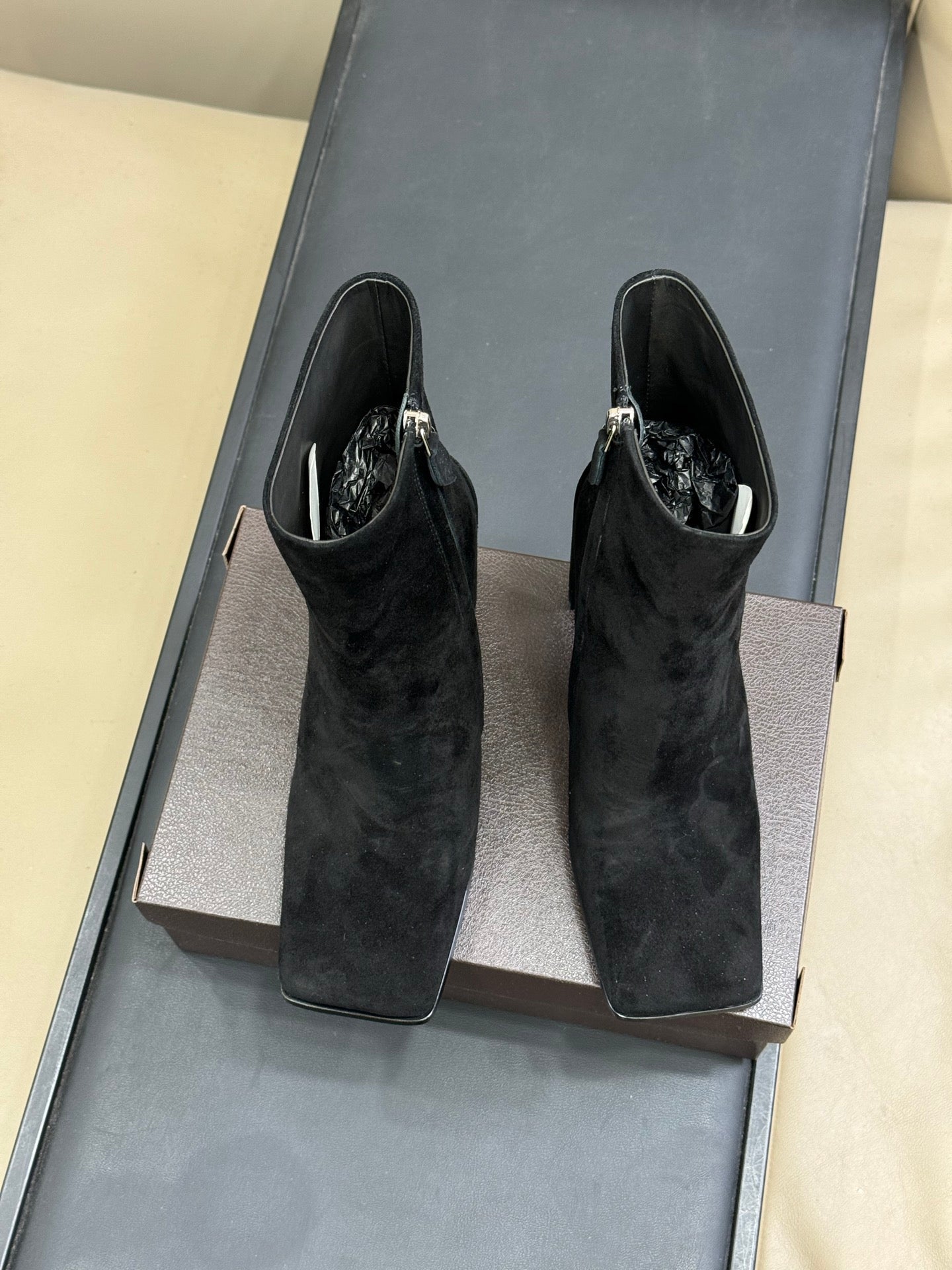 ALAIA 25S ANKLE HIGH-HEELED BOOTS IN BLACK SUEDE