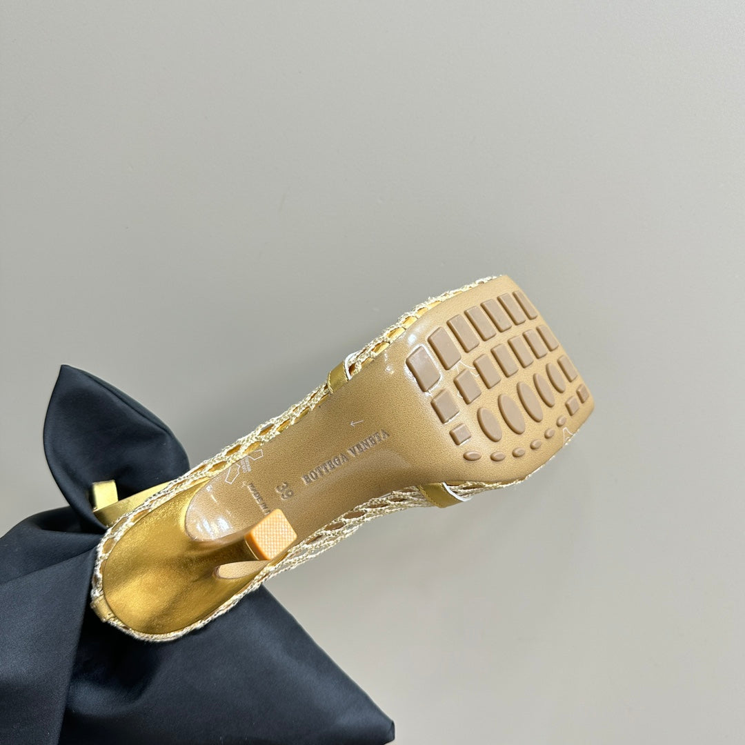 BOTTEGA VENETA HIGH PUMP 9 CM IN GOLD METALLIZE MESH AND LEATHER