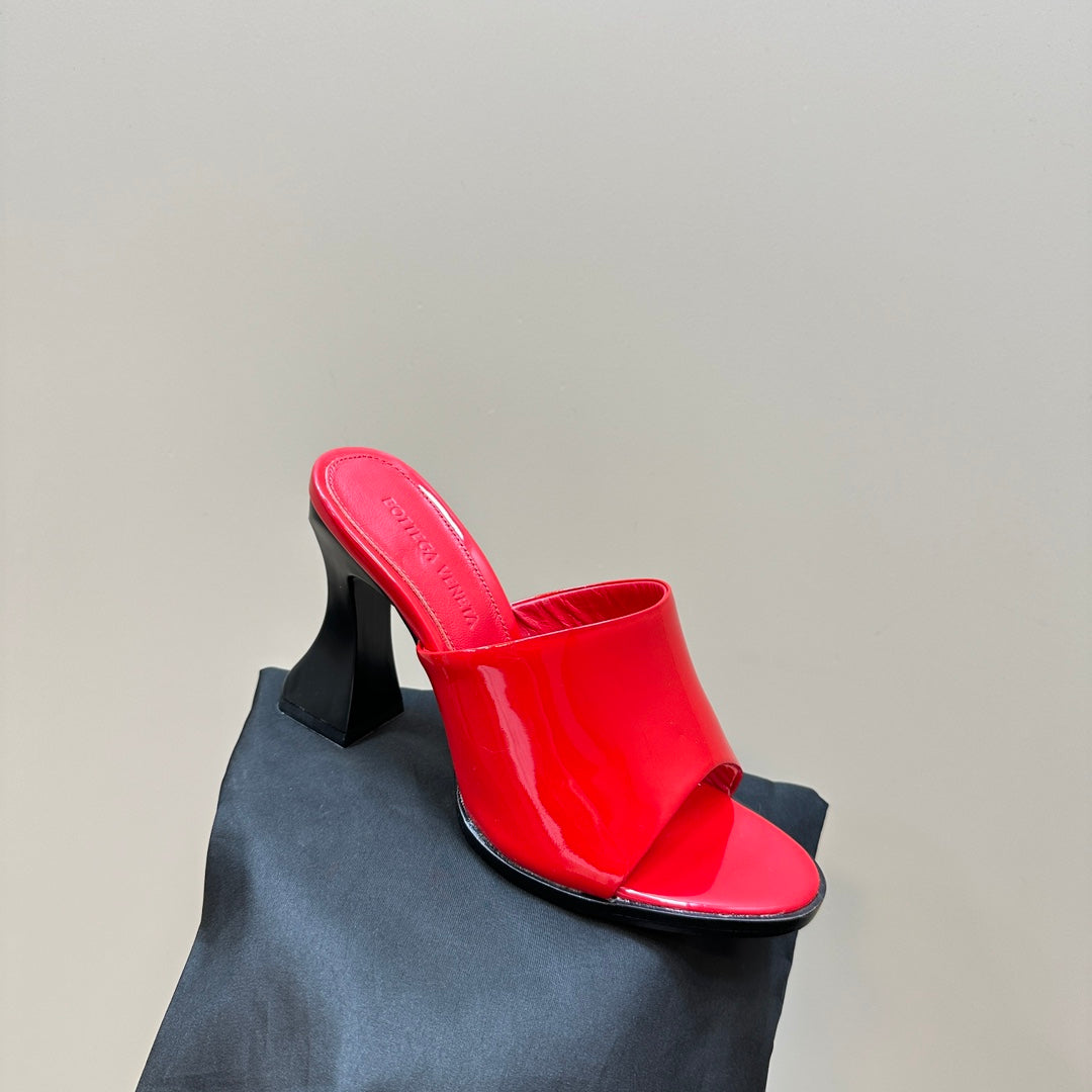 BOTTEGA VENETA HIGH MULE 95 MM IN CHERRY RED CALFSKIN