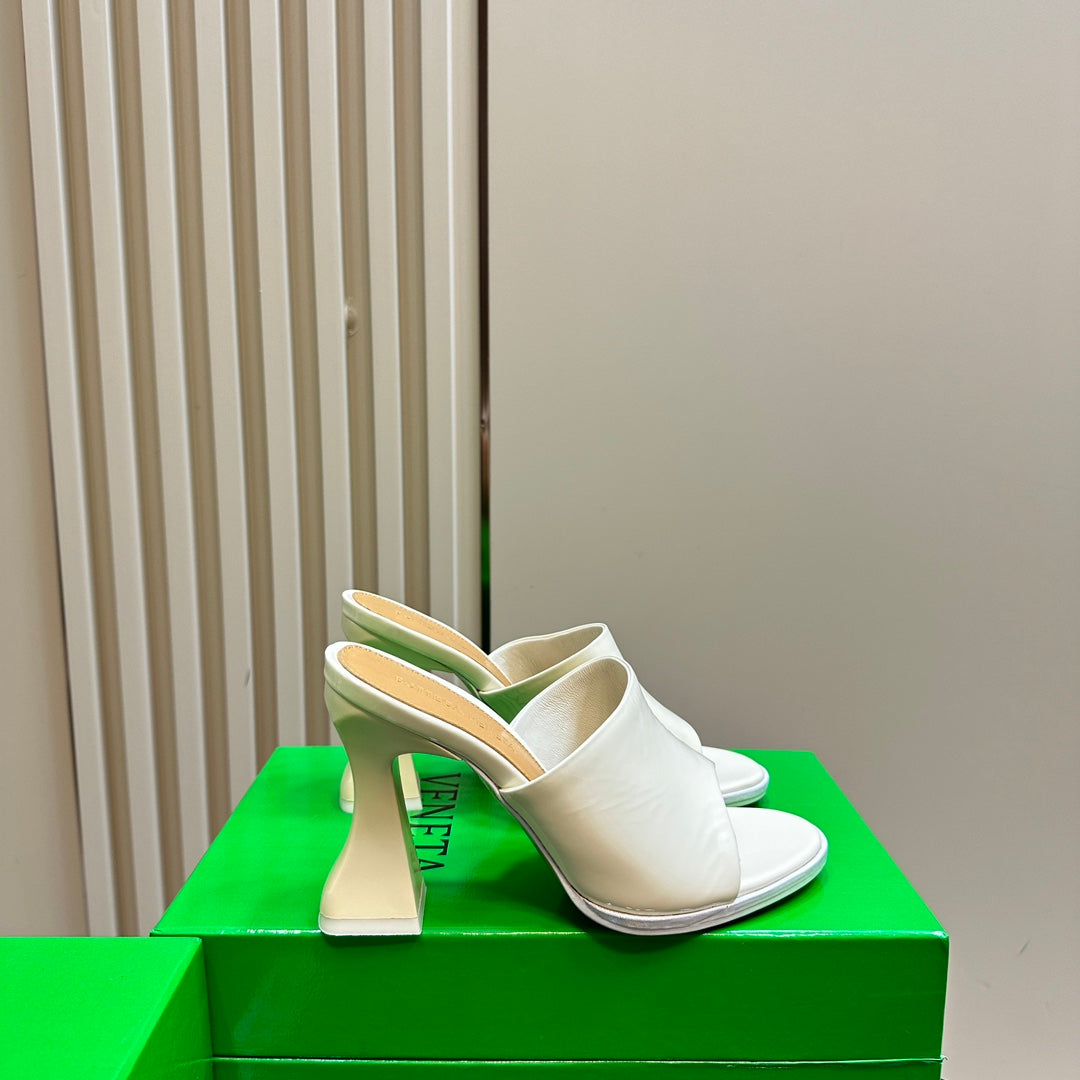 BOTTEGA VENETA HIGH MULE 95 MM IN WHITE CALFSKIN