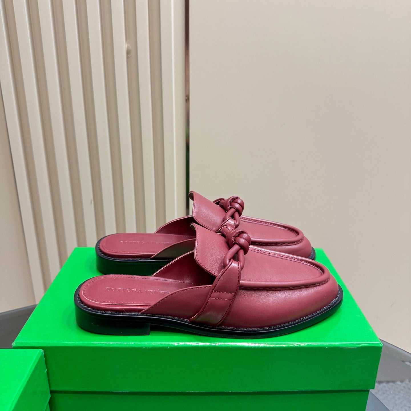 BOTTEGA VENETA ASTAIRE MULE IN BERRY RED CALFSKIN