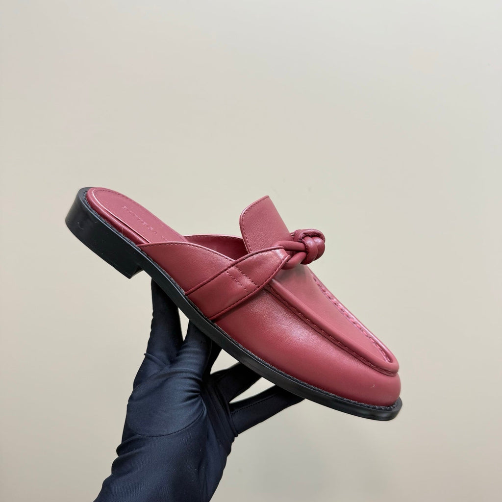 BOTTEGA VENETA ASTAIRE MULE IN BERRY RED CALFSKIN