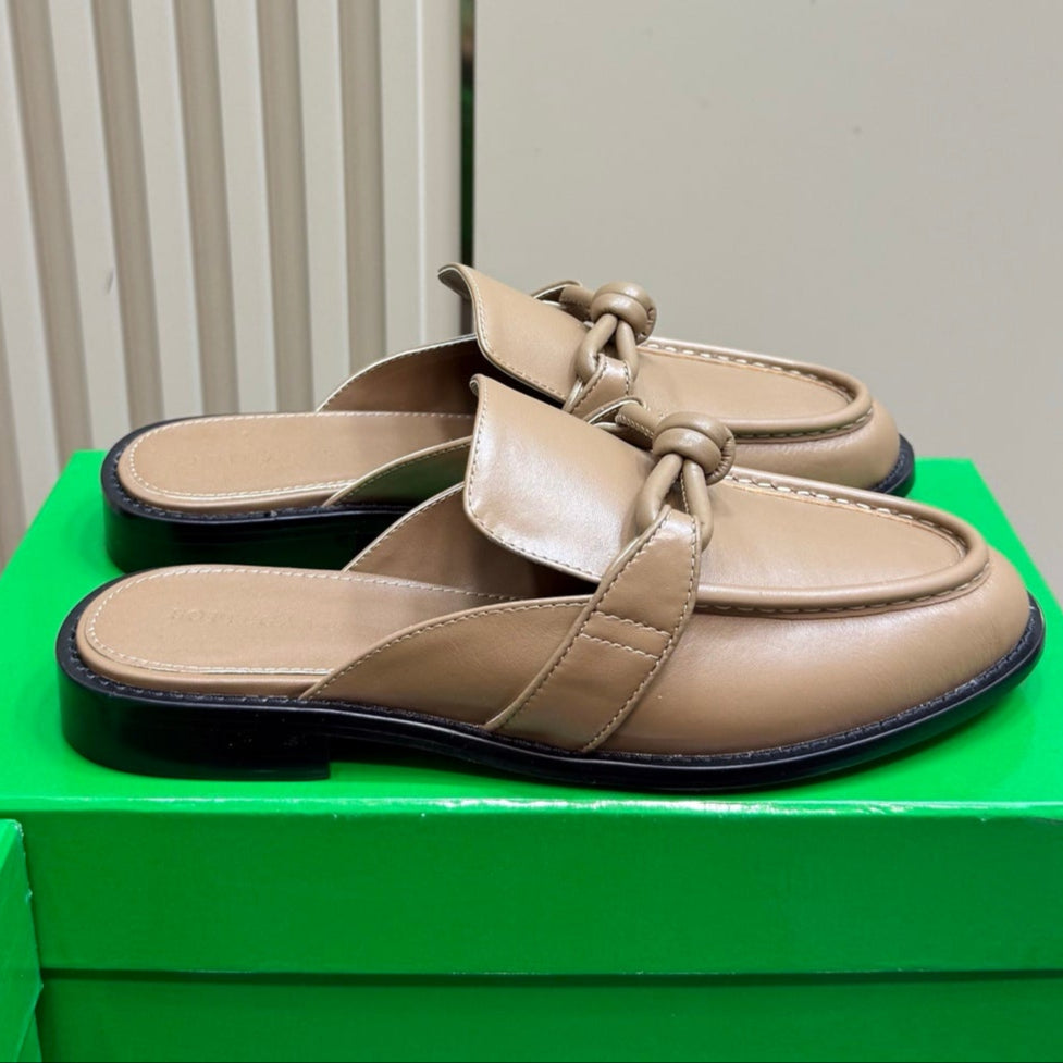 BOTTEGA VENETA ASTAIRE MULE IN LIGHT BROWN CALFSKIN