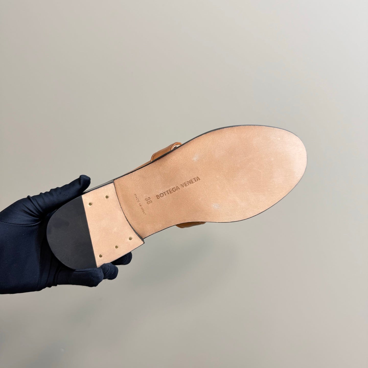 BOTTEGA VENETA ASTAIRE MULE IN CINNAMON BROWN CALFSKIN