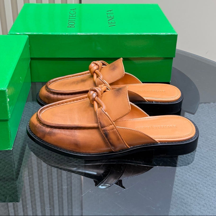 BOTTEGA VENETA ASTAIRE MULE IN CINNAMON BROWN CALFSKIN