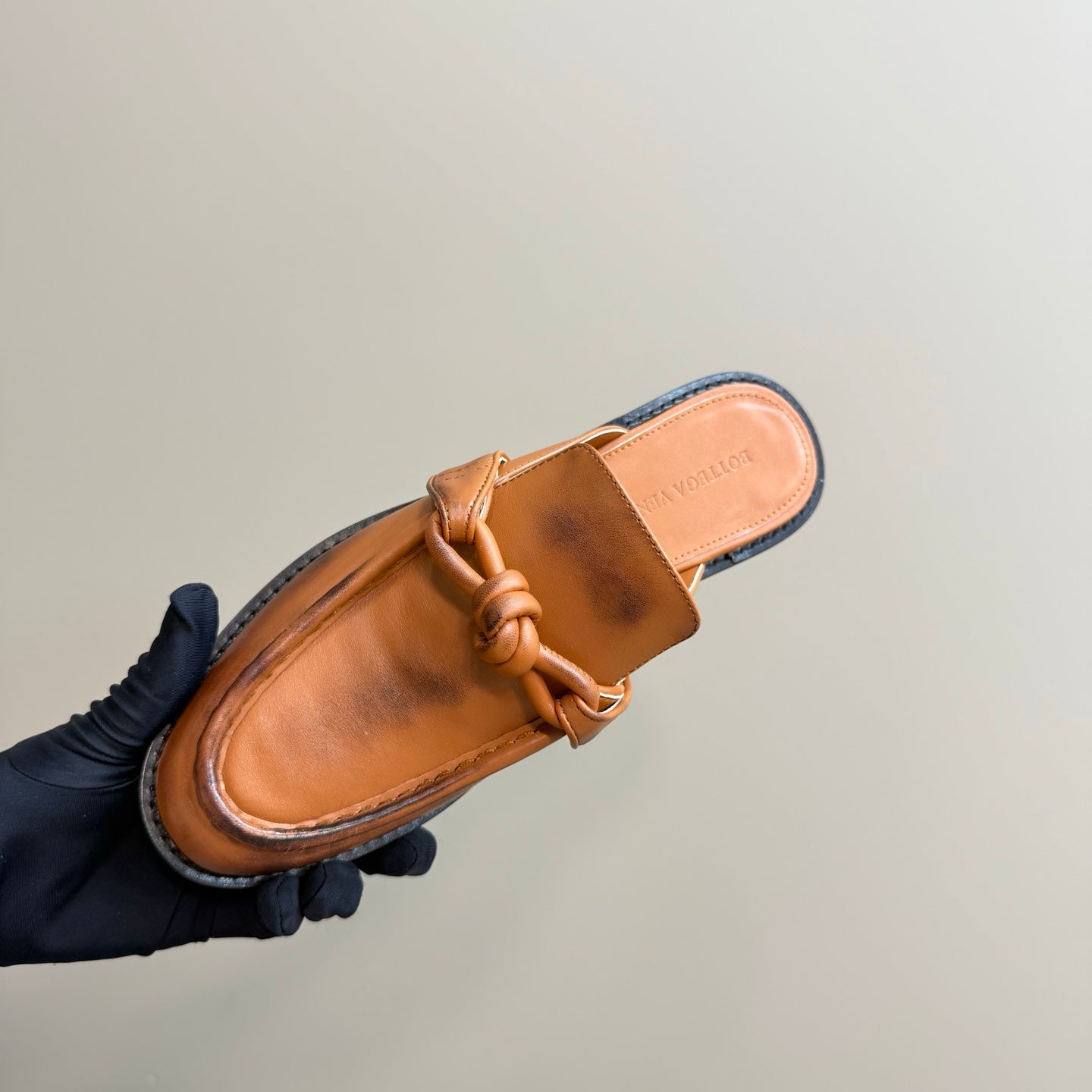 BOTTEGA VENETA ASTAIRE MULE IN CINNAMON BROWN CALFSKIN