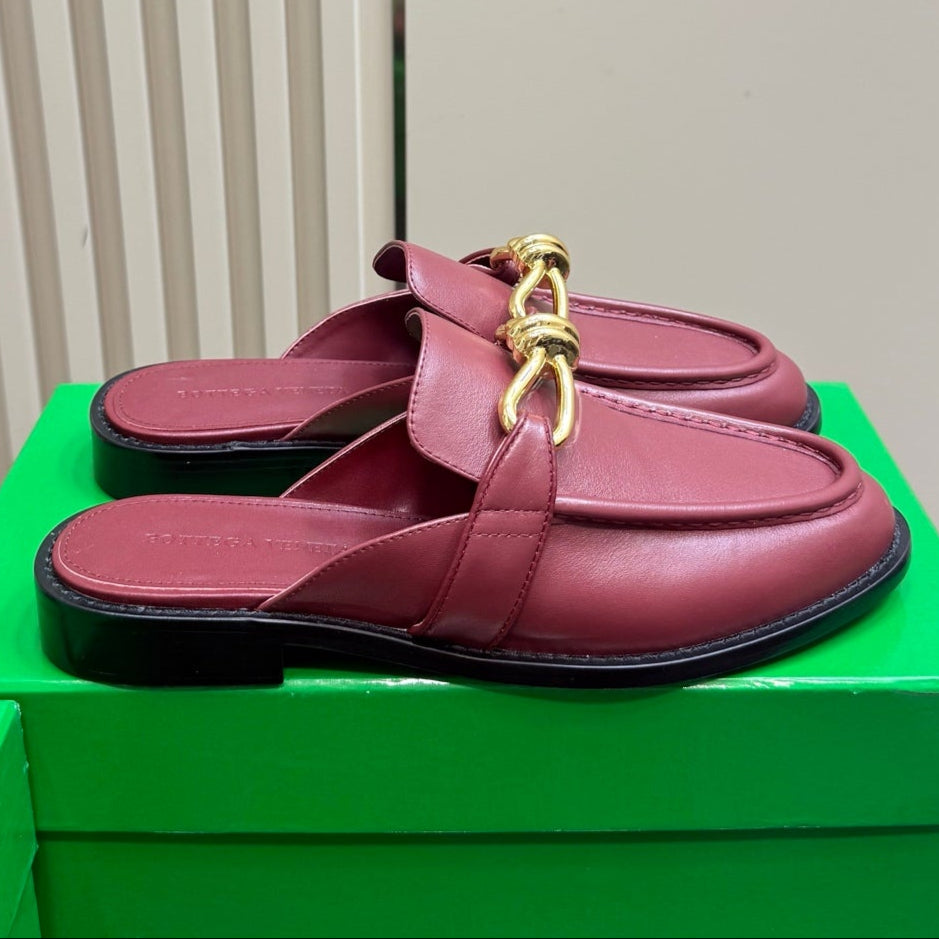 BOTTEGA VENETA ASTAIRE MULE IN BERRY RED CALFSKIN WITH GOLD HARDWARE