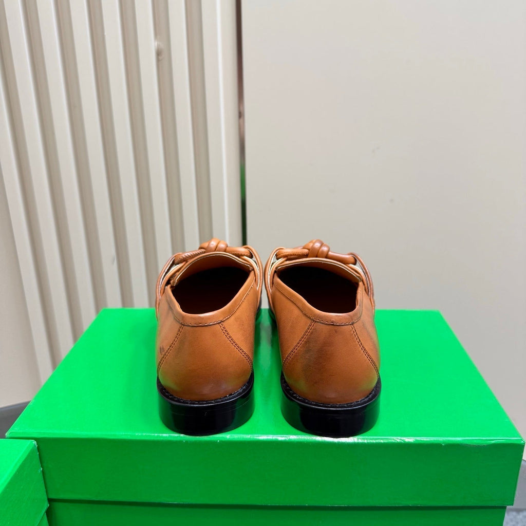 BOTTEGA VENETA ASTAIRE LOAFER IN CINNAMON BROWN CALFSKIN