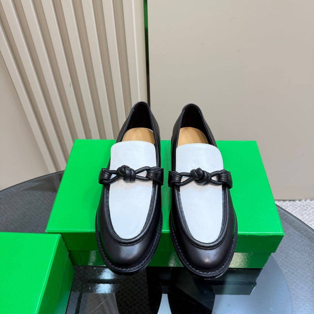 BOTTEGA VENETA ASTAIRE LOAFER IN WHITE MIX BLACK CALFSKIN
