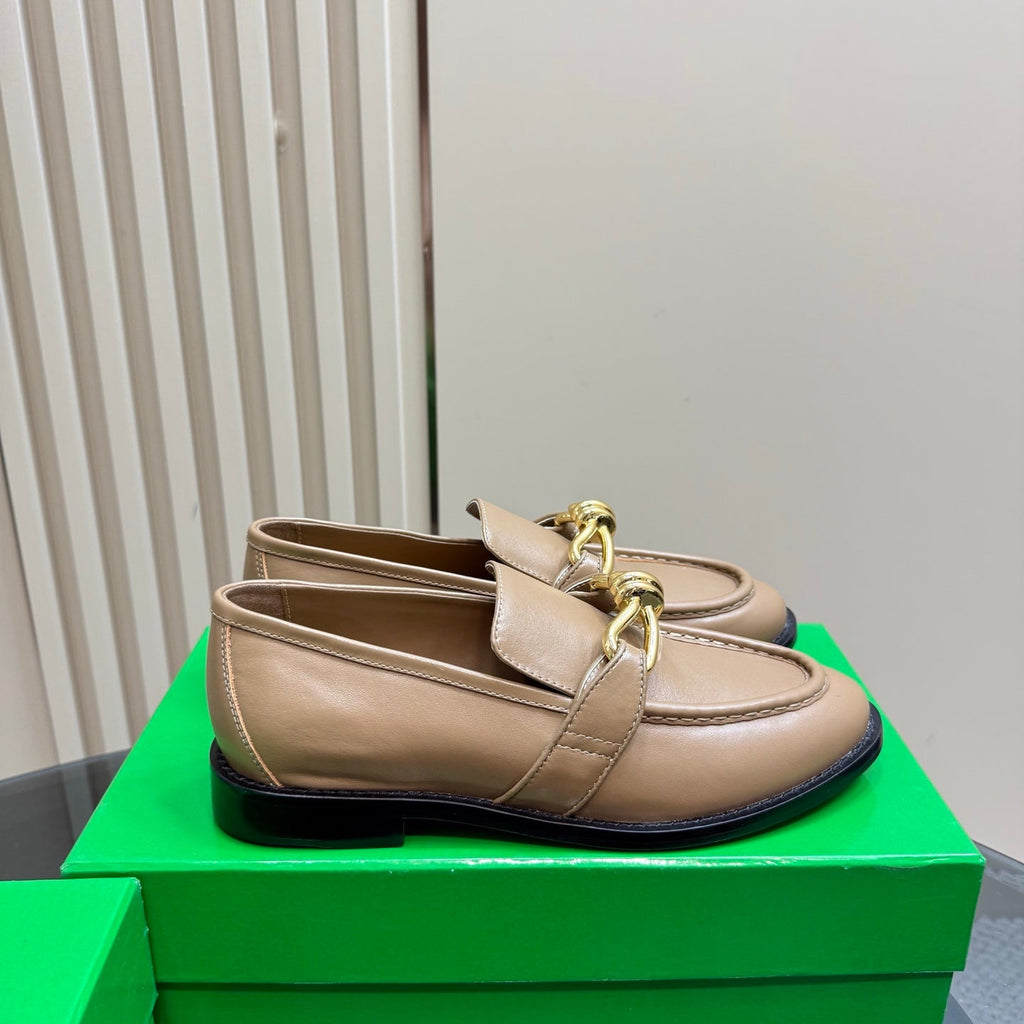 BOTTEGA VENETA ASTAIRE LOAFER IN LIGHT BROWN CALFSKIN WITH GOLD HARDWARE